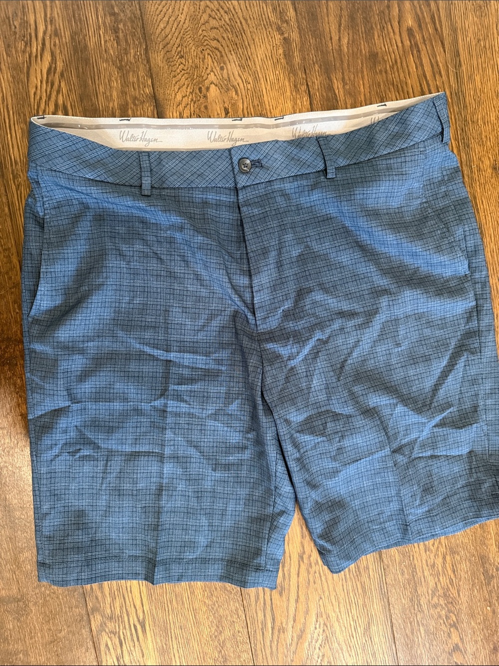 Walter Hagen Men's Blue Micro-Plaid Golf Shorts